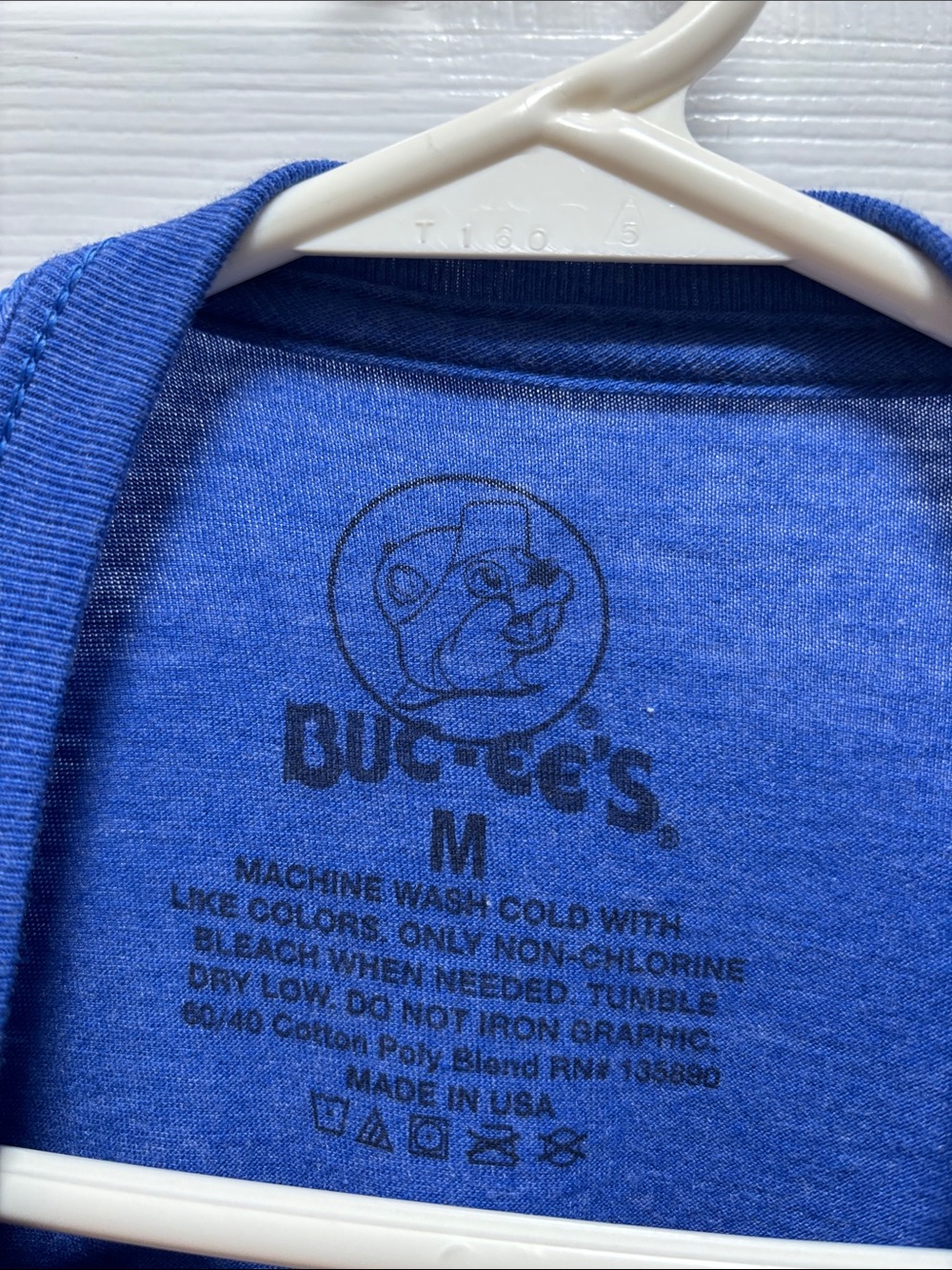 Buc-ee's Women's Blue Graphic Short Sleeve Tee - Picture 2 of 4
